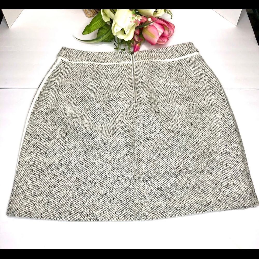 White House Black Market Skirt